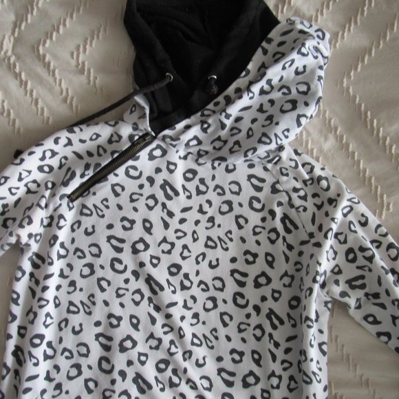 Women's Sweatshirt Size  Small - Picture 2 of 2